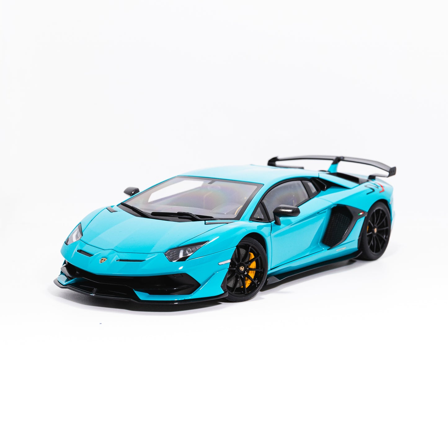 Blue Aventador SVJ - 1:18 scale