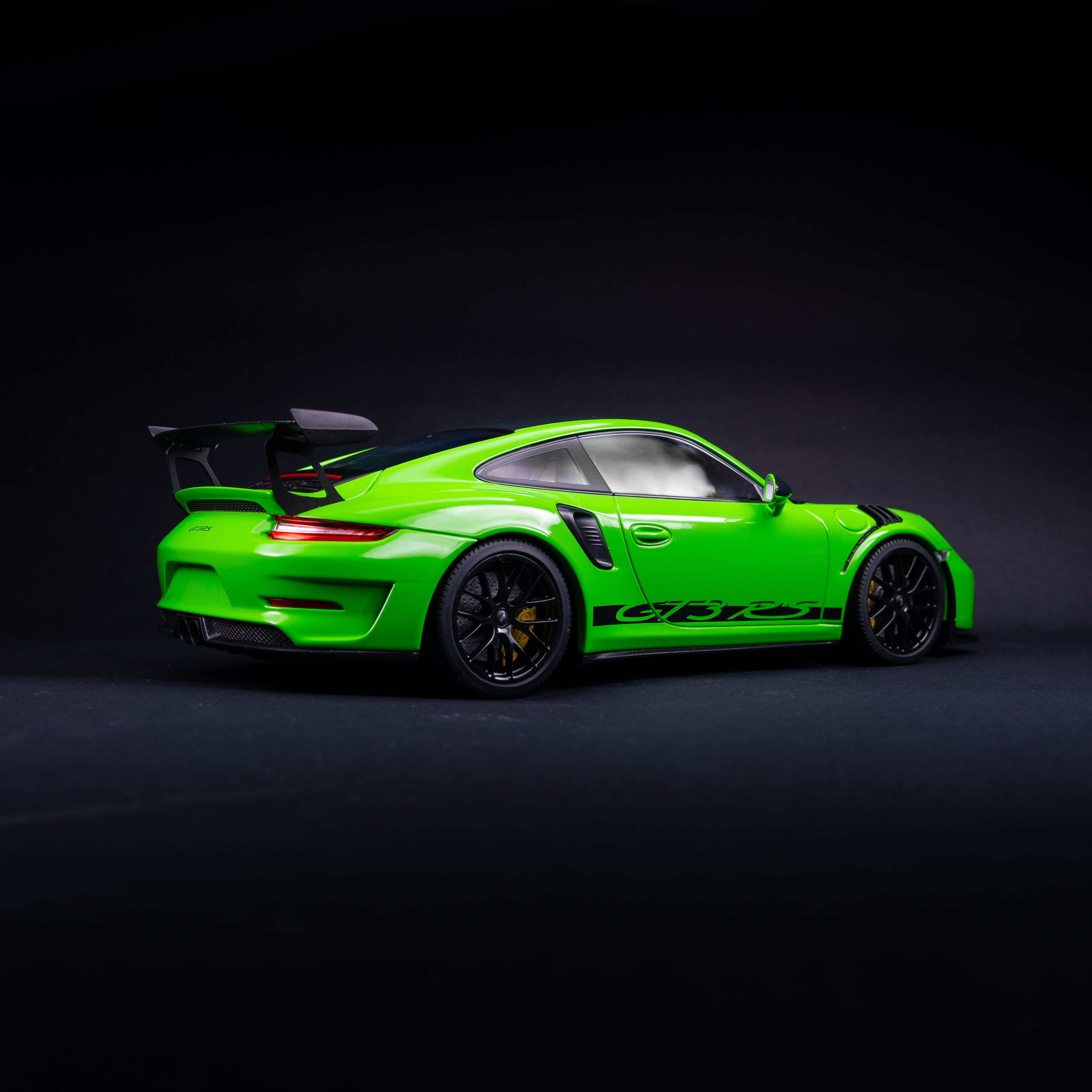 991.2 GT3RS (weissach) - GREEN