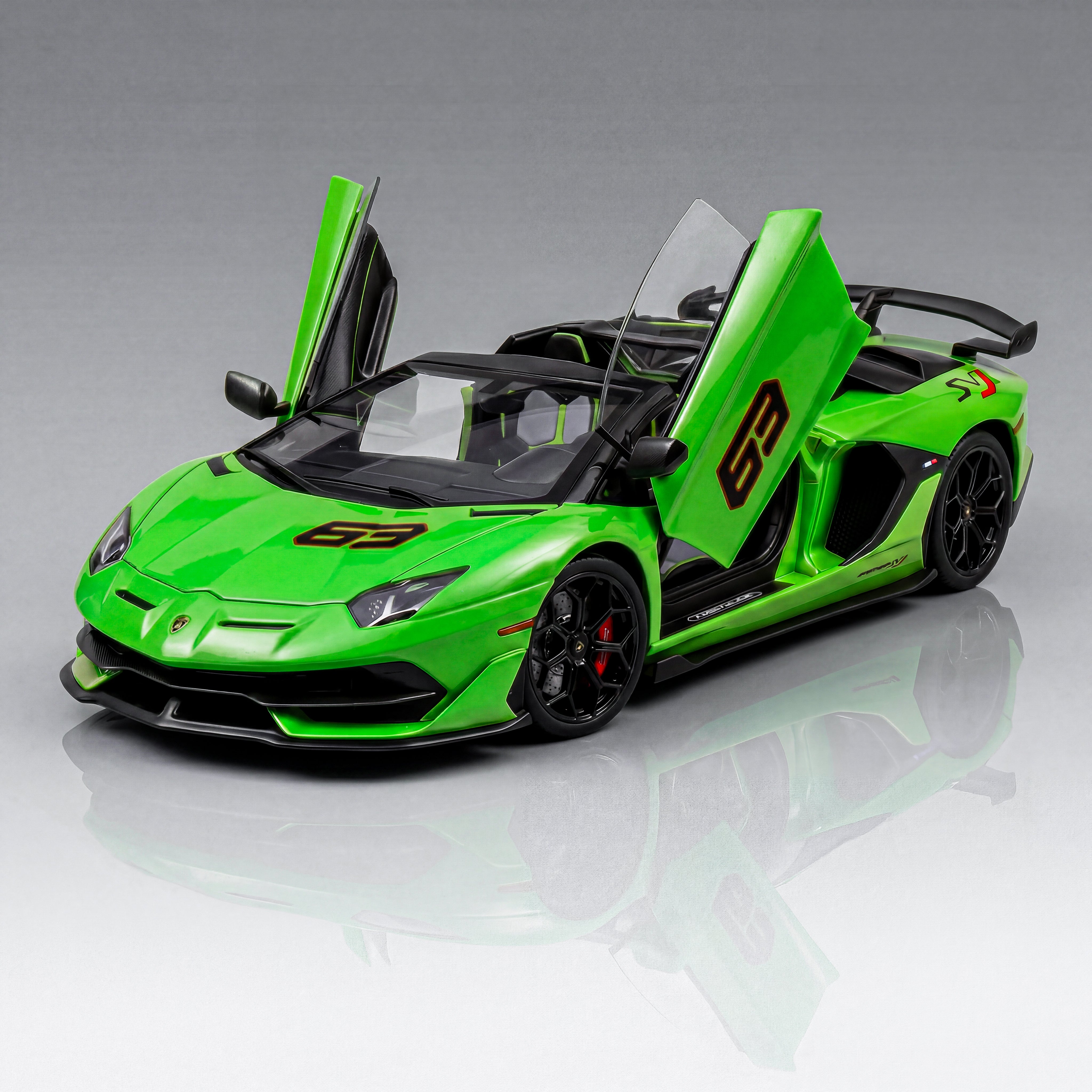 Lamborghini Aventador SVJ Roadster 1:18 Scale Model | Diecast