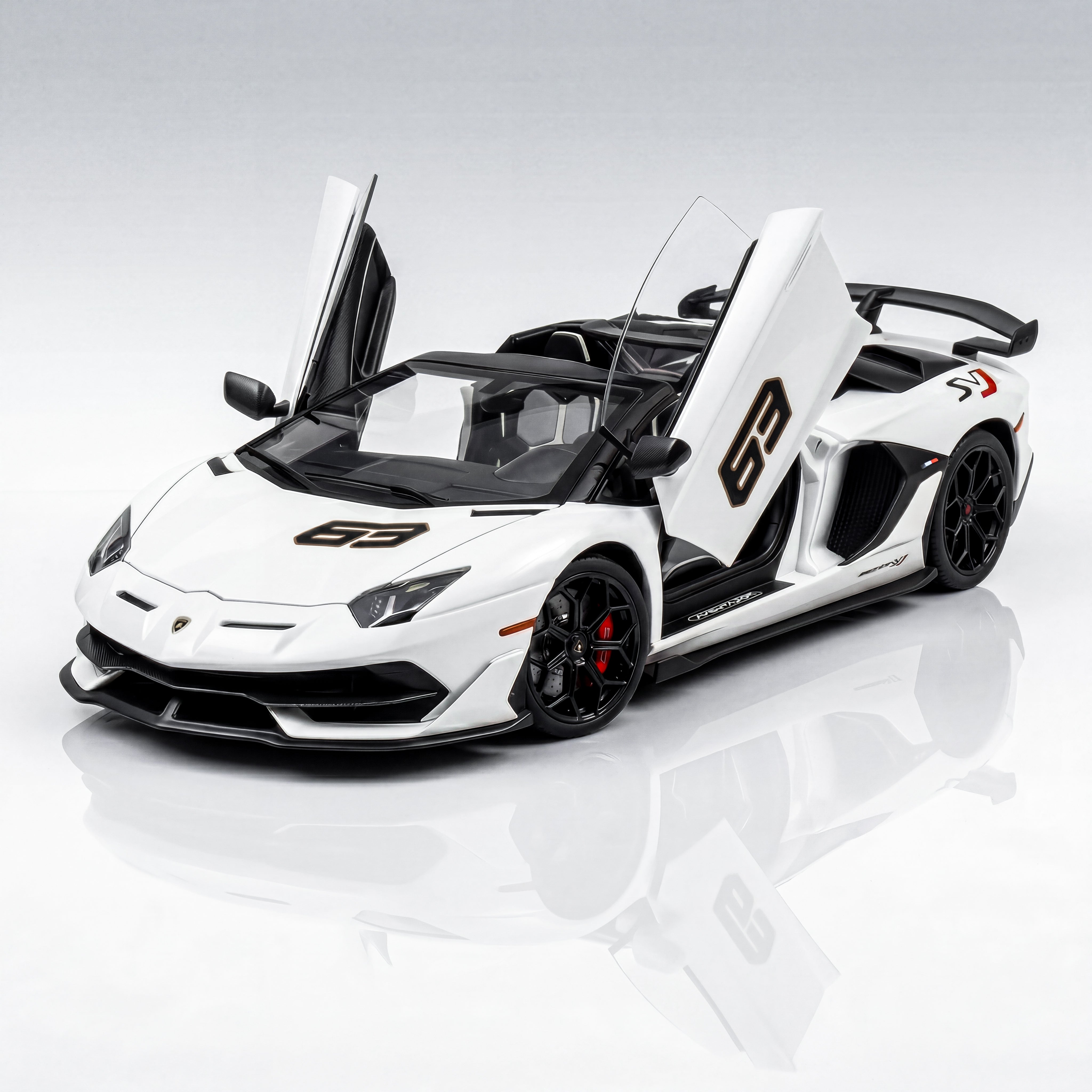 Lamborghini Aventador SVJ Roadster 1:18 Scale Model | Diecast